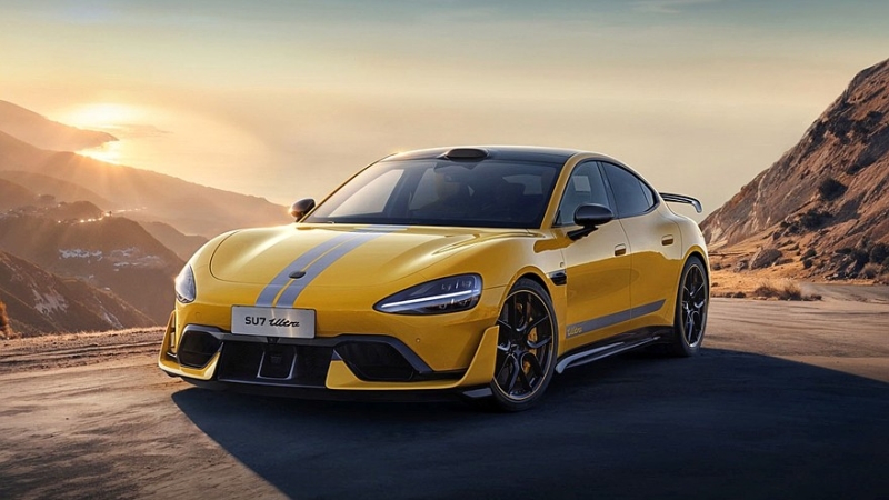 Серийный спортседан Xiaomi SU7 Ultra: три мотора, 1548 л.с. и 1,98 с до «сотни»