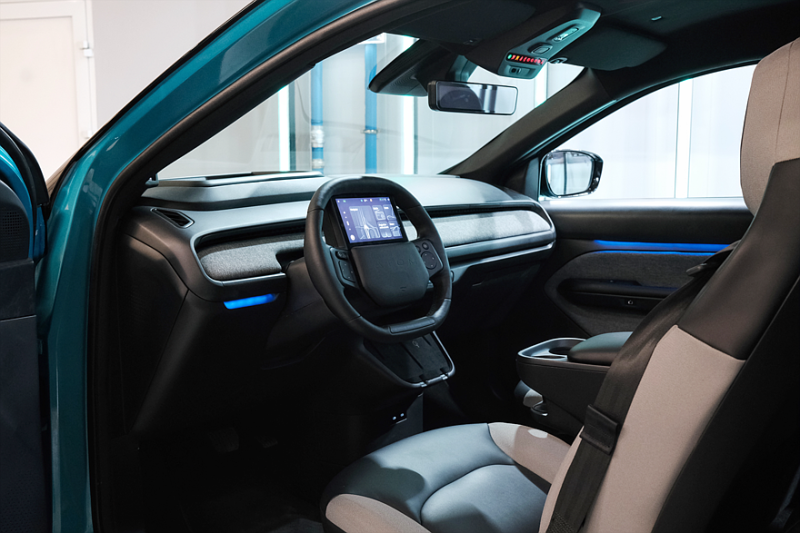 Рассекречен дизайн серийной версии российского электромобиля Атом