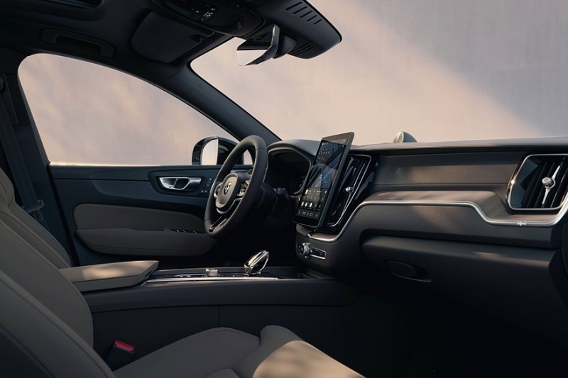 Бестселлер Volvo XC60 обновился в стиле старшего кроссовера Volvo XC90