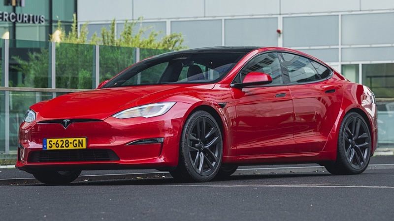 Обновлённая Tesla Model S: первые изображения