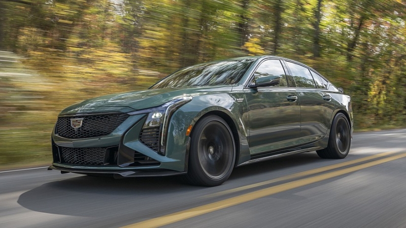 Cadillac не планирует выпускать преемников CT4 и CT5: седаны ждёт «зелёная» замена