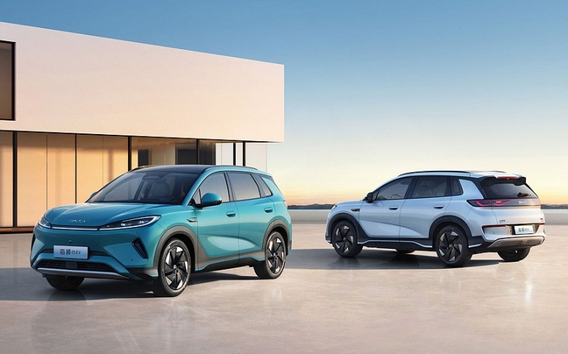Новый кроссовер BYD Sea Lion 05 EV вышел против популярного Geely EX5