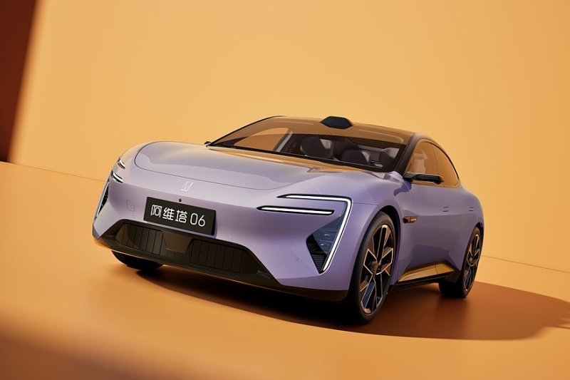 Седан Avatr 06 выходит на рынок: самая дешёвая модель в гамме