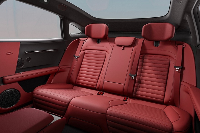 Седан Avatr 06 выходит на рынок: самая дешёвая модель в гамме