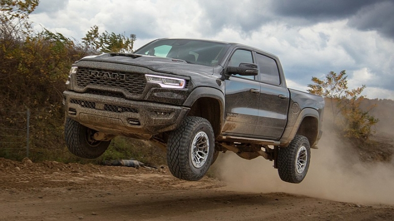 Stellantis планирует вернуть Ram 1500 TRX и представить «горячий» Dodge Hornet GLH в этом году