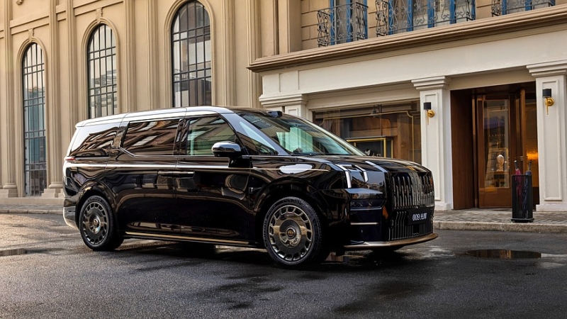 Ещё роскошнее, ещё дороже: VIP-версия Zeekr 009 теперь доступна с золотой отделкой