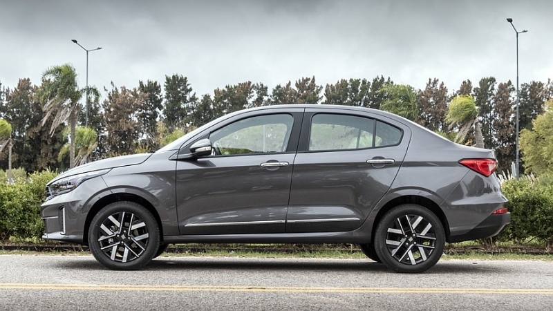 Fiat обновил бюджетный седан Cronos: иной стиль и прежняя техника