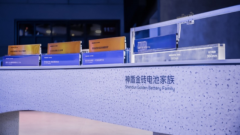 Geely показала предвестника брутального кроссовера Galaxy Cruiser