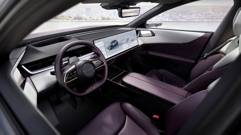 Mazda EZ-60: китайская платформа, большое табло в салоне и глобальные амбиции