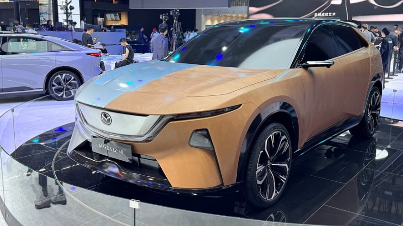Mazda EZ-60: китайская платформа, большое табло в салоне и глобальные амбиции