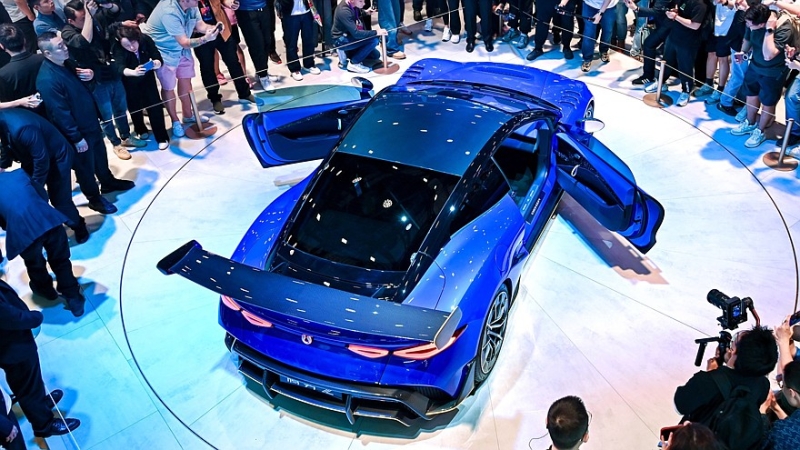 Mercedes ушёл, но немецкий дизайн остался: Denza Z составит конкуренцию Porsche 911