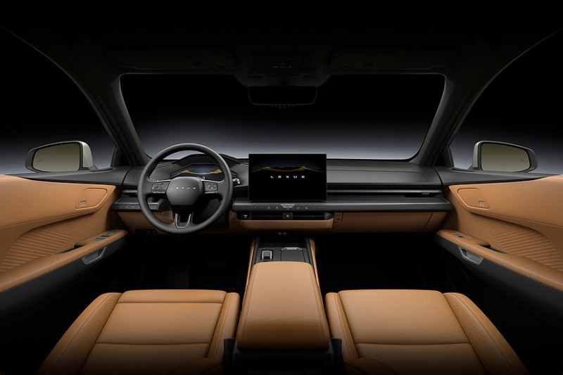 Новый седан Lexus ES: гибрид или электрокар и два варианта оформления салона