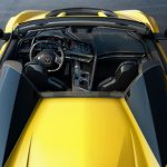 Chevrolet Corvette получил обновлённый интерьер с новыми экранами и без ряда кнопок