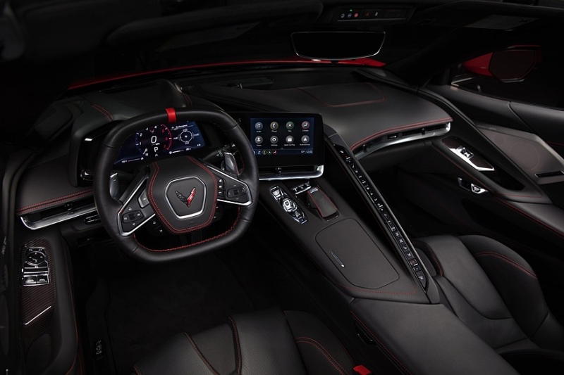 Chevrolet Corvette получил обновлённый интерьер с новыми экранами и без ряда кнопок