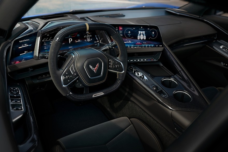 Chevrolet Corvette получил обновлённый интерьер с новыми экранами и без ряда кнопок
