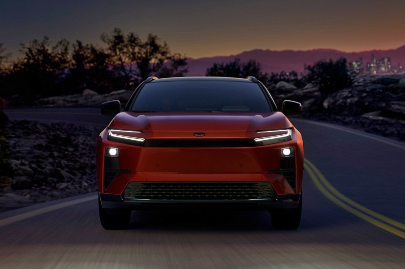 Ещё один кроссовер Toyota C-HR: без «плюса» и только полный привод