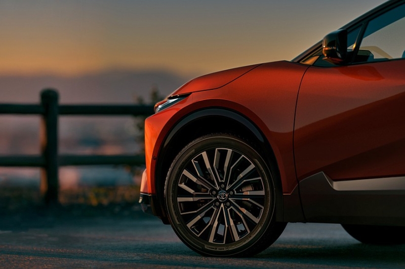 Ещё один кроссовер Toyota C-HR: без «плюса» и только полный привод