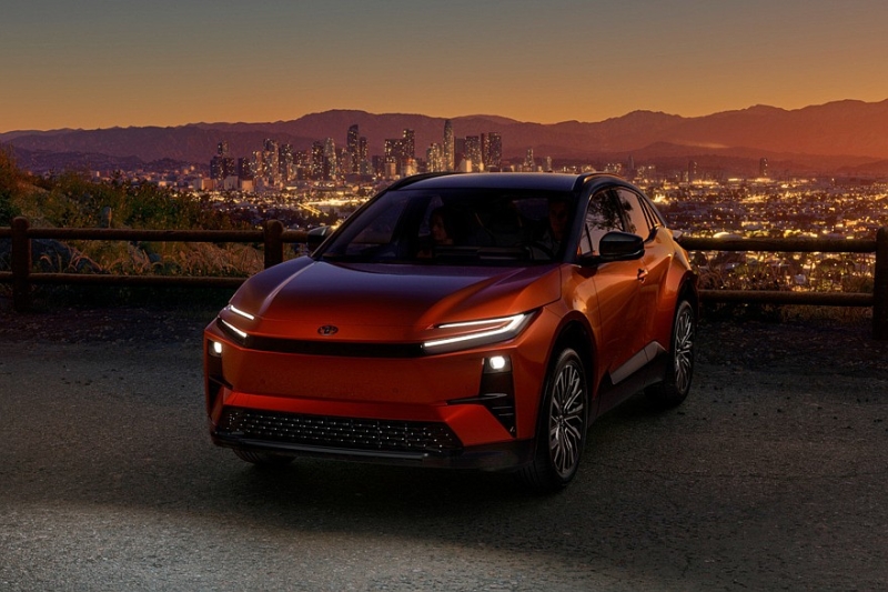 Ещё один кроссовер Toyota C-HR: без «плюса» и только полный привод