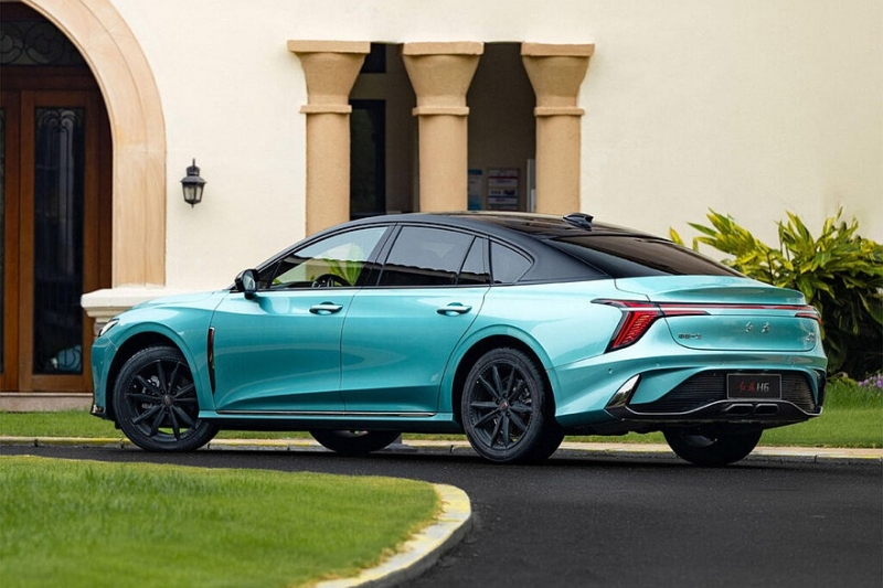 Лифтбек Hongqi H6 для России: новые подробности о «заменителе» Skoda Superb