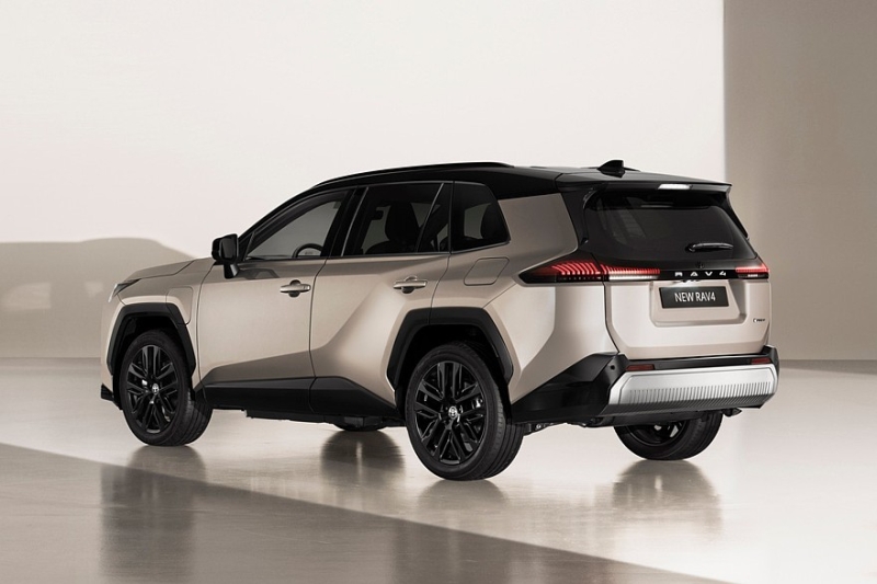 Новый кроссовер Toyota RAV4 дебютировал в нескольких версиях