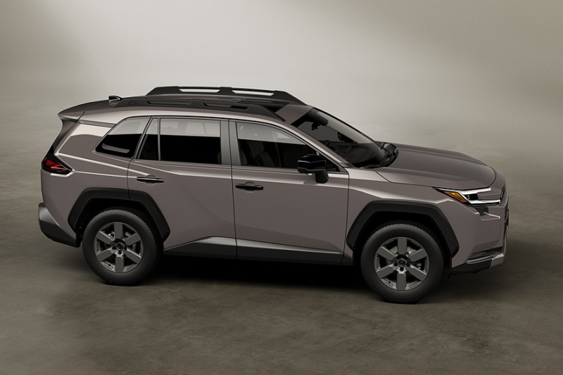 Новый кроссовер Toyota RAV4 дебютировал в нескольких версиях