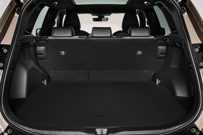 Новый кроссовер Toyota RAV4 дебютировал в нескольких версиях