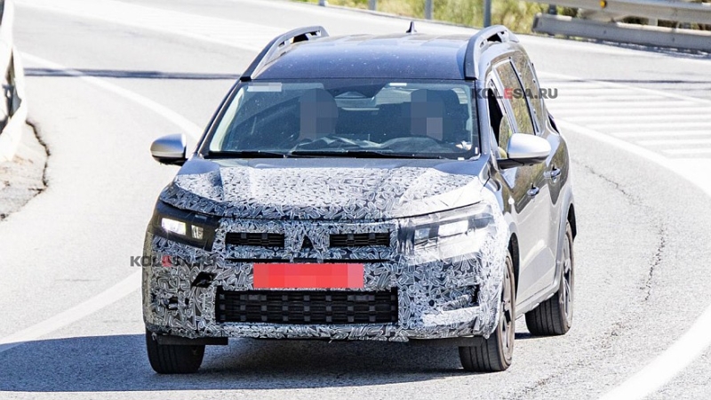 Обновлённый кросс-универсал Dacia Jogger проехался на камеру