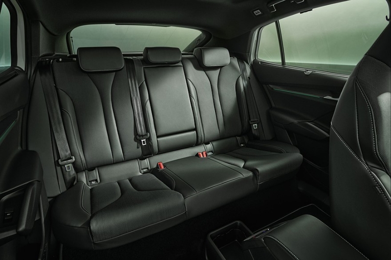 Топовые кроссоверы: Skoda рассекретила обновлённые Enyaq RS и Enyaq Coupe RS