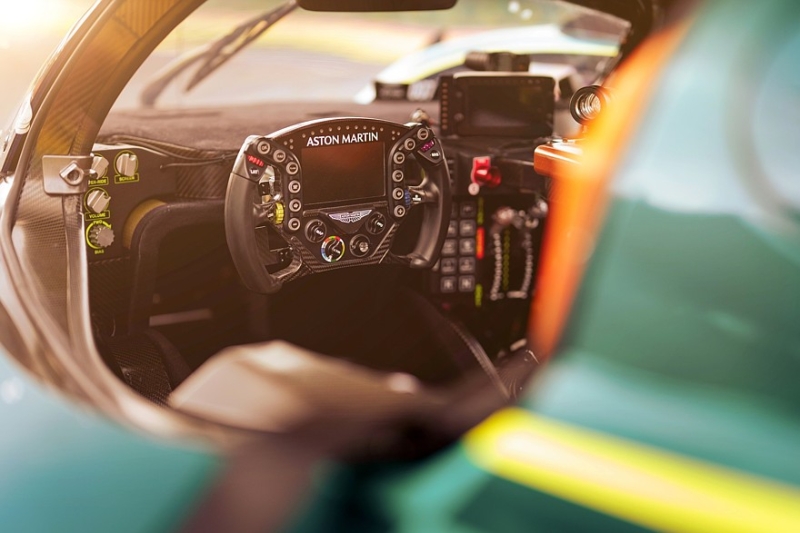 Aston Martin Valkyrie LM: ещё один трековый суперкар на базе гоночного спортпрототипа