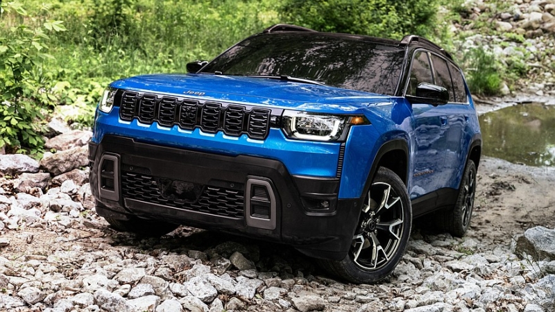 Jeep Cherokee следующего поколения показался на новых официальных снимках