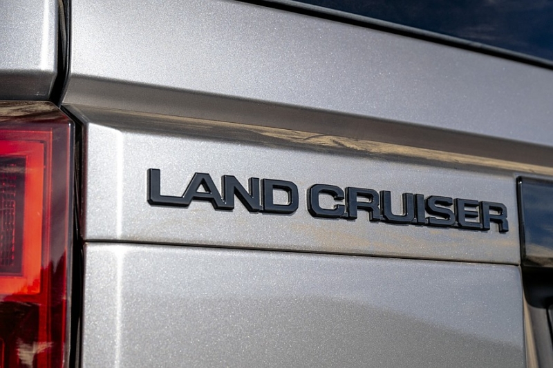 Лучше тянет, меньше дымит: Toyota Land Cruiser Prado стал мягким гибридом в Европе