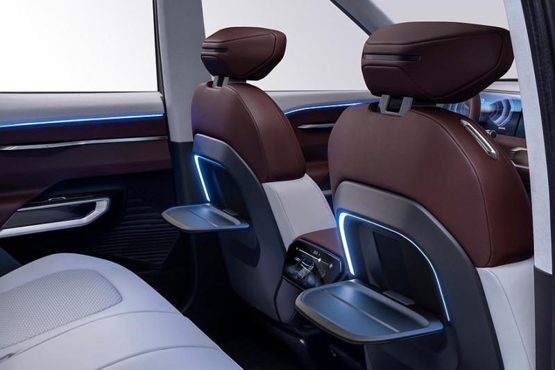 Mitsubishi анонсировала новинку: возможно, это кроссовер Destinator по мотивам DST Concept