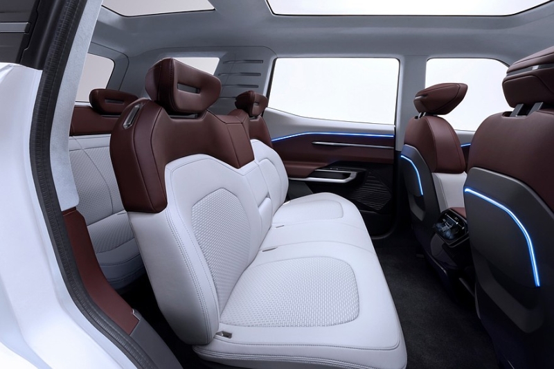 Mitsubishi анонсировала новинку: возможно, это кроссовер Destinator по мотивам DST Concept