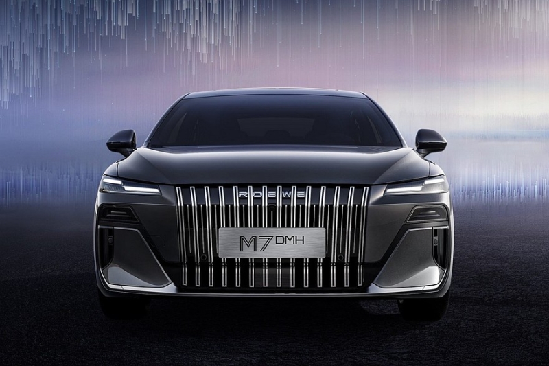 Показан большой седан Roewe M7 DMH в новом стиле от бывшего дизайнера BMW и Volkswagen