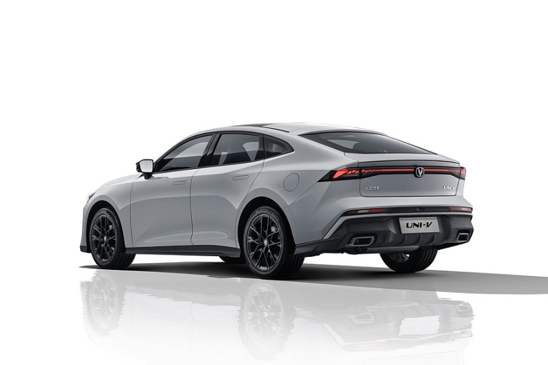 Показан Changan Uni-V с новым дизайном: лифтбек объявлен следующим поколением