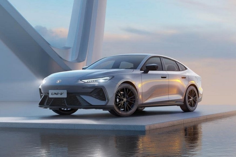 Показан Changan Uni-V с новым дизайном: лифтбек объявлен следующим поколением