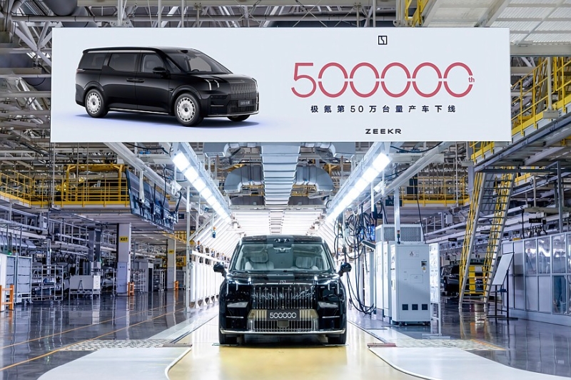Zeekr выпустил 500-тысячный электромобиль и готовится начать выпуск plug-in гибридов