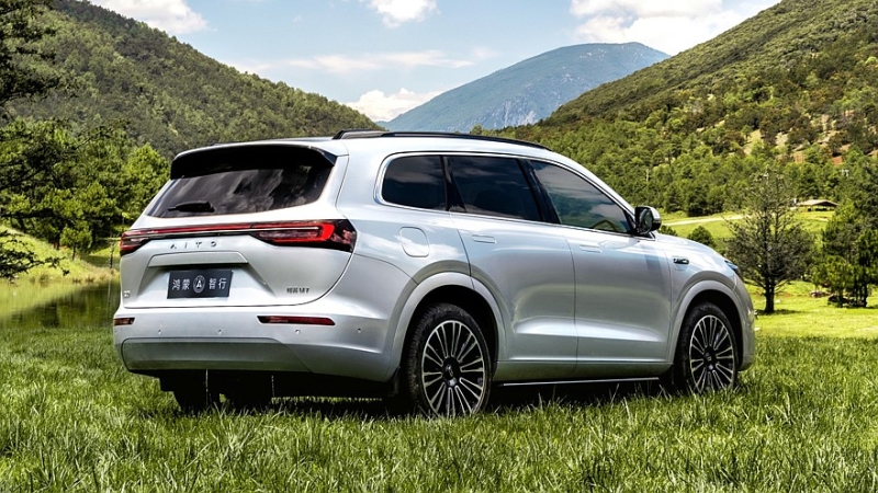 AITO M7 второго поколения показался на первых фотографиях перед скорой премьерой