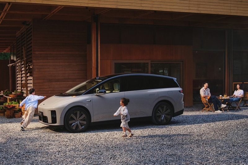 Полноприводный кроссовер Li i8 выходит на рынок: богатые комплектации, вдвое дешевле Model X