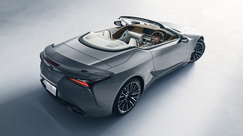 Посвежевшие купе и кабриолет Lexus LC 500 обзавелись спецверсией Pinnacle