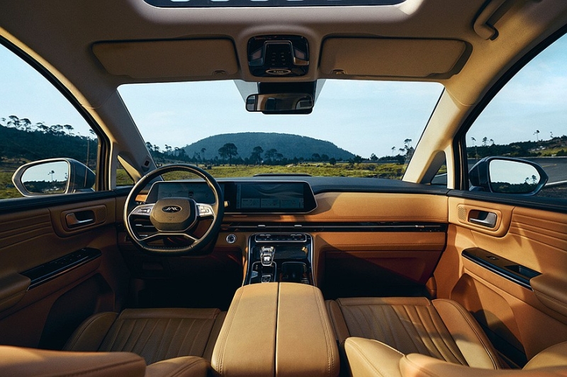 Представлен экспортный минивэн JAC Traveler. В России он появится под маркой Sollers