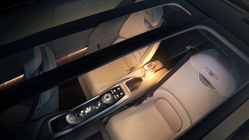 Программный концепт Bentley EXP 15: асимметричное кросс-купе без круглых фар