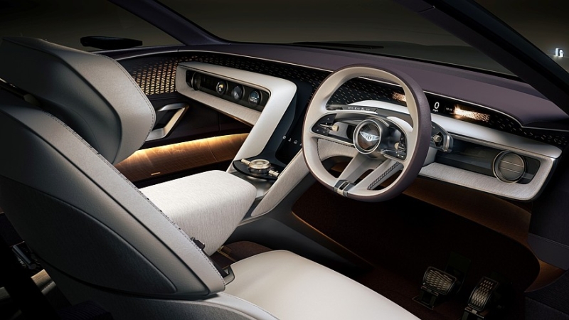 Программный концепт Bentley EXP 15: асимметричное кросс-купе без круглых фар