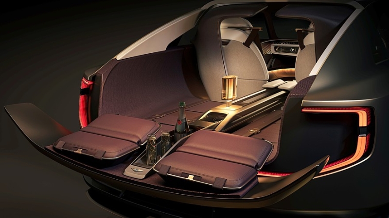 Программный концепт Bentley EXP 15: асимметричное кросс-купе без круглых фар
