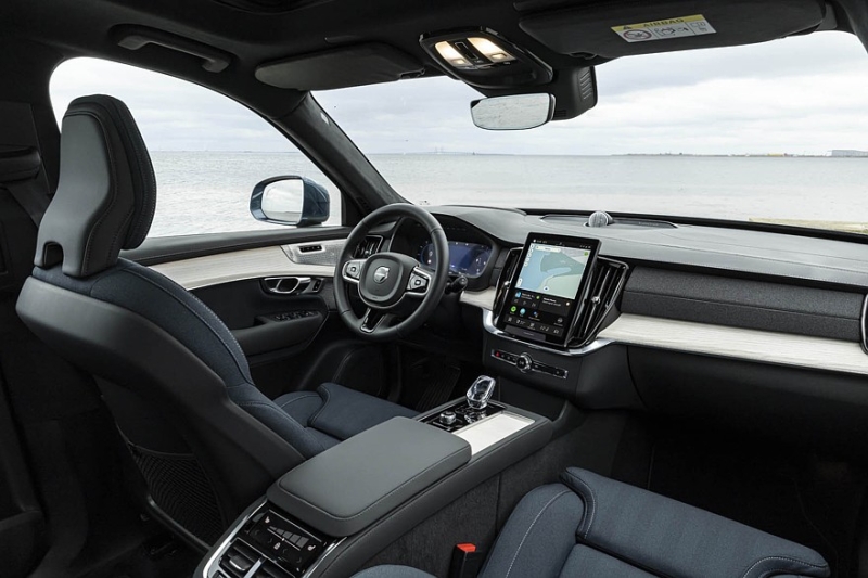 Шведы не готовы отказаться от ДВС: у флагманского кроссовера Volvo XC90 будет новое поколение