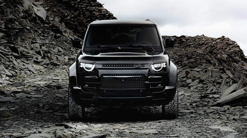 «Слился с тьмой»: у внедорожника Land Rover Defender Octa появился «затемнённый» вариант