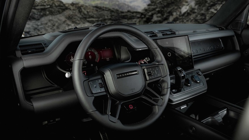«Слился с тьмой»: у внедорожника Land Rover Defender Octa появился «затемнённый» вариант