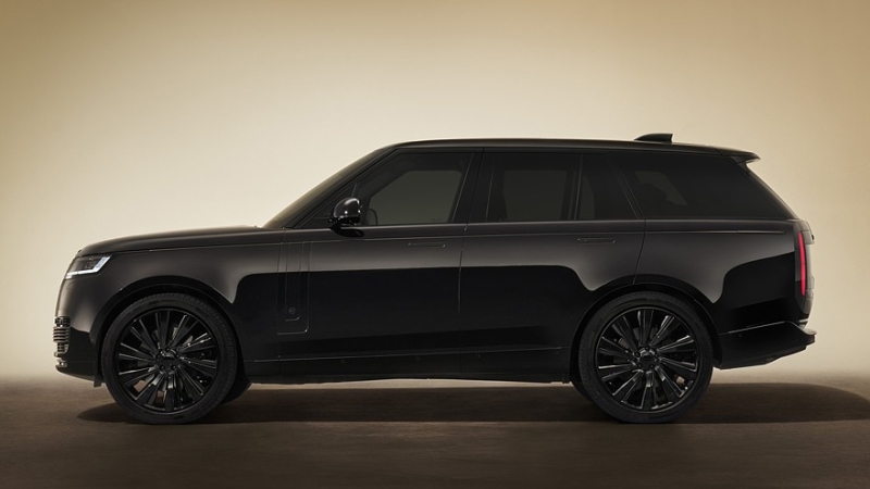 У внедорожника Range Rover SV появилась новая «затемнённая» версия для меломанов