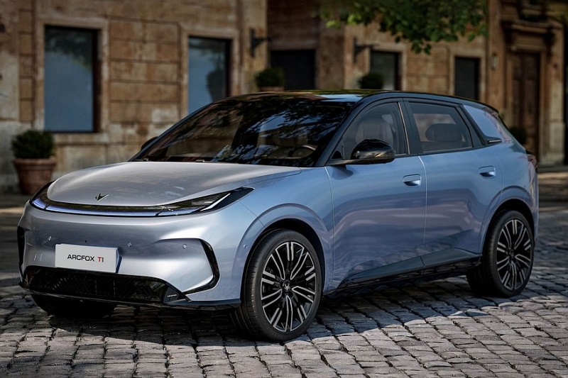 Arcfox T1 от BAIC попробует переманить покупателей у компактов BYD и Geely