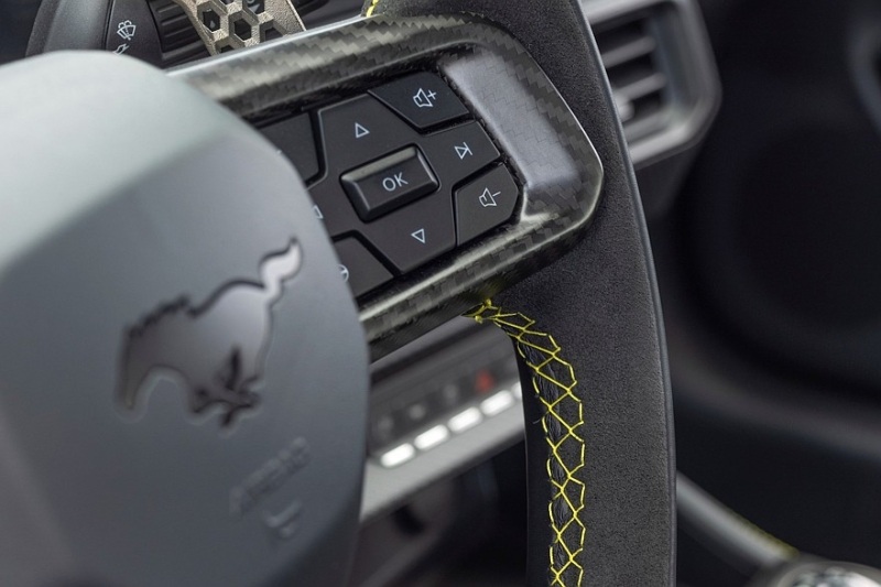 Ford Mustang GTD Liquid Carbon: облегчённая версия самого быстрого в истории пони-кара